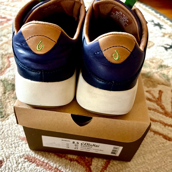 Olukai Kaulele navy leather sneaker W8.5 - Picture 10 of 15